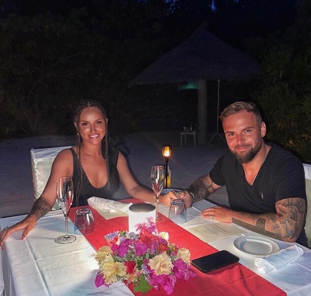 Бизнесмен во всем поддерживает любимую