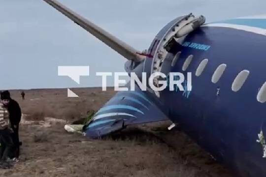    В Казахстане заявили об отсутствии официальной версии крушения самолета в Актау