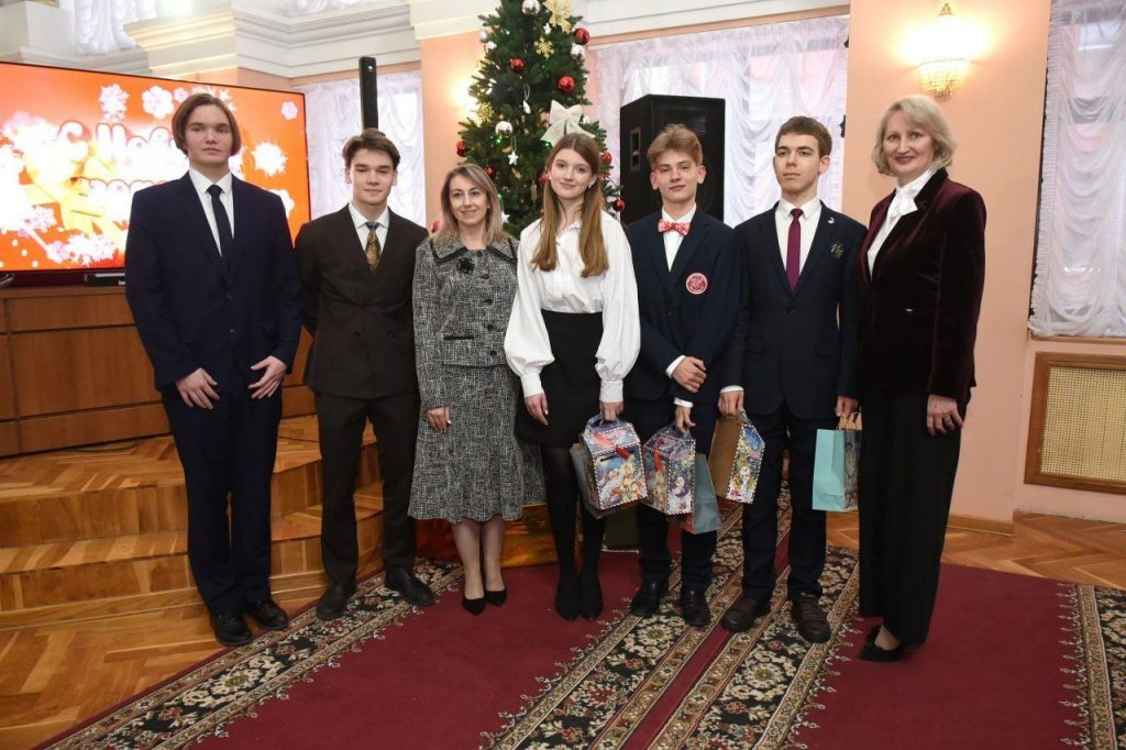    В Оренбурге наградили лучших учащихся города Оренбуржье