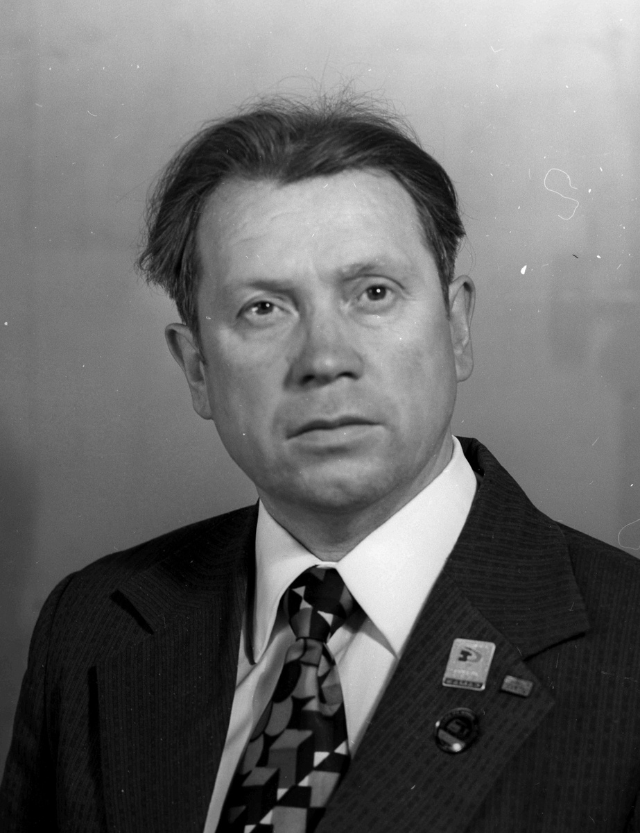 Федосеев Генрих Михайлович - бригадир электромонтажников по обслуживанию автоматических линий.