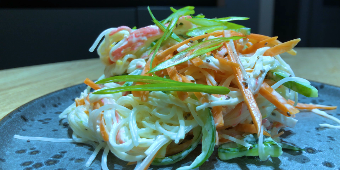 Салат с крабовыми палочками(японская версия)