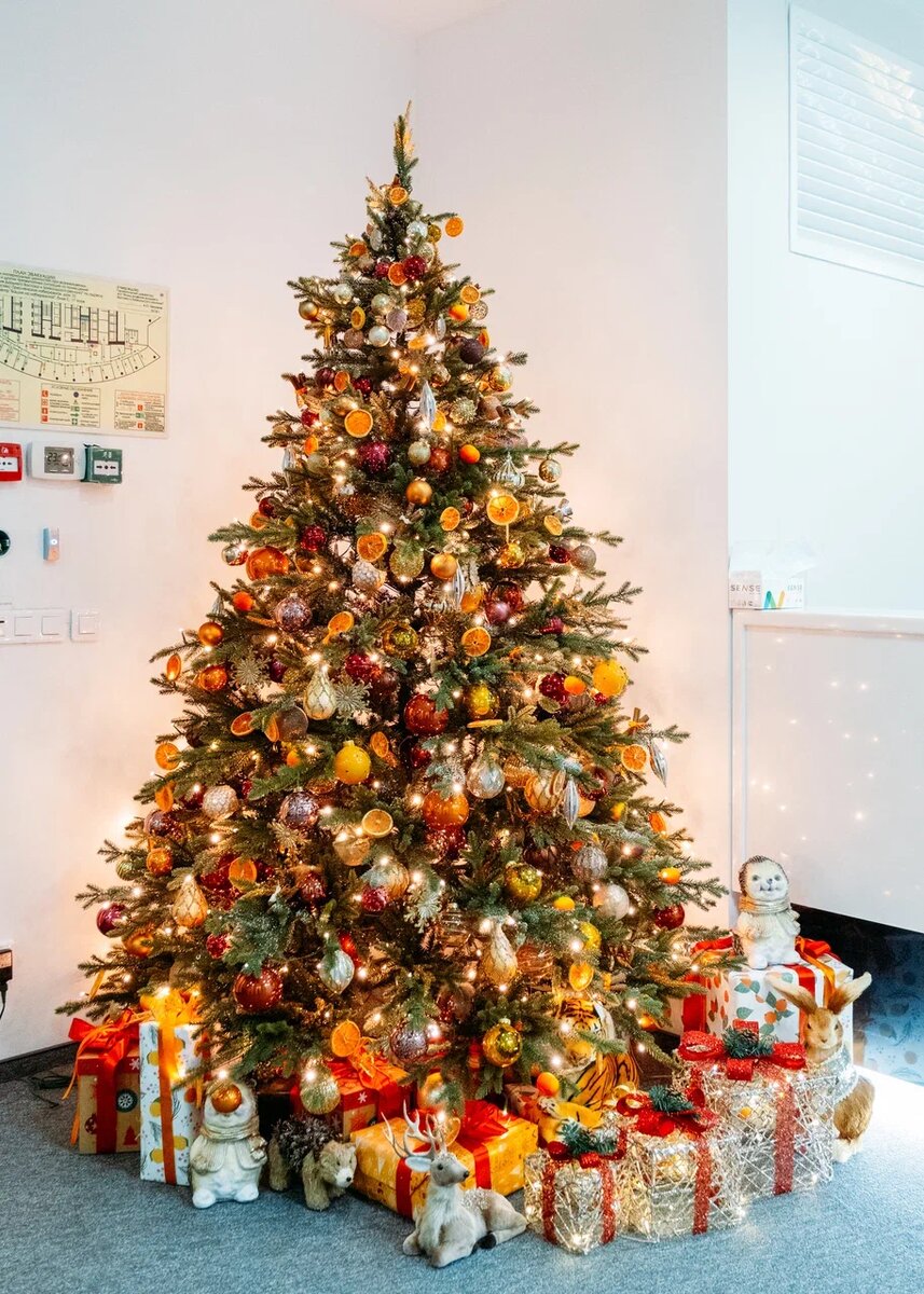 Выполнено декораторами Me Decor