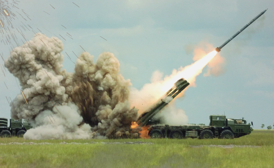 На кадре выше самое современное российское РСЗО, а что было до него?