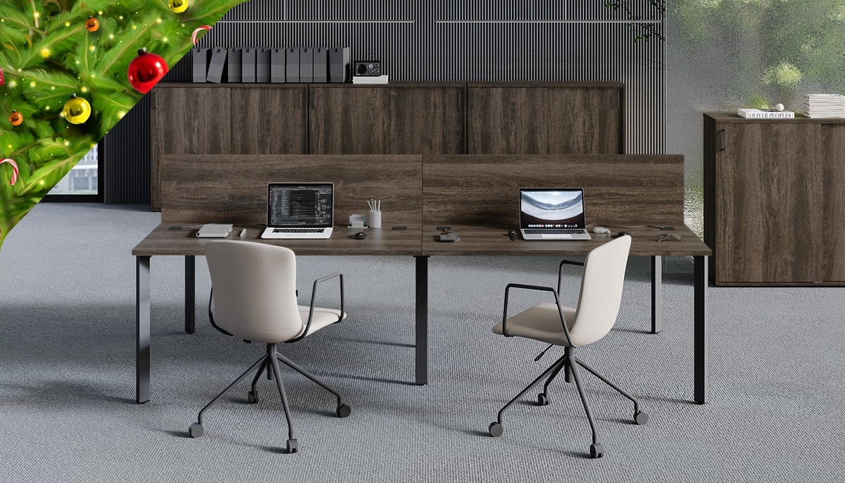 Тренды офисной мебели 2025: минимализм и функциональность. Простые формы, практичность и многозадачность без лишних деталей.
