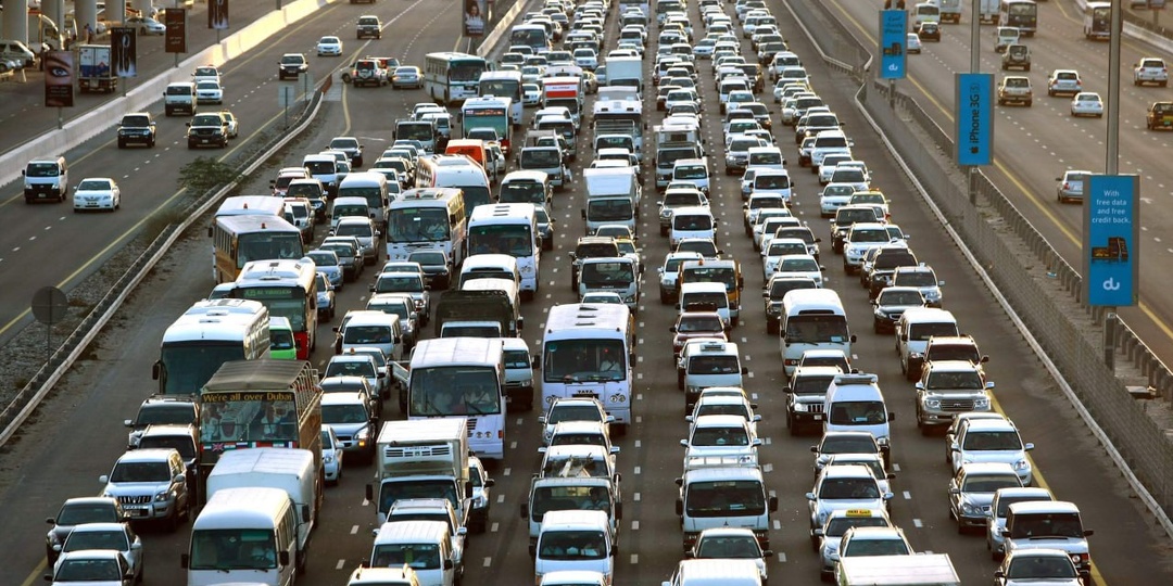 Всё больше жителей ОАЭ увольняется из-за дорожных пробок
