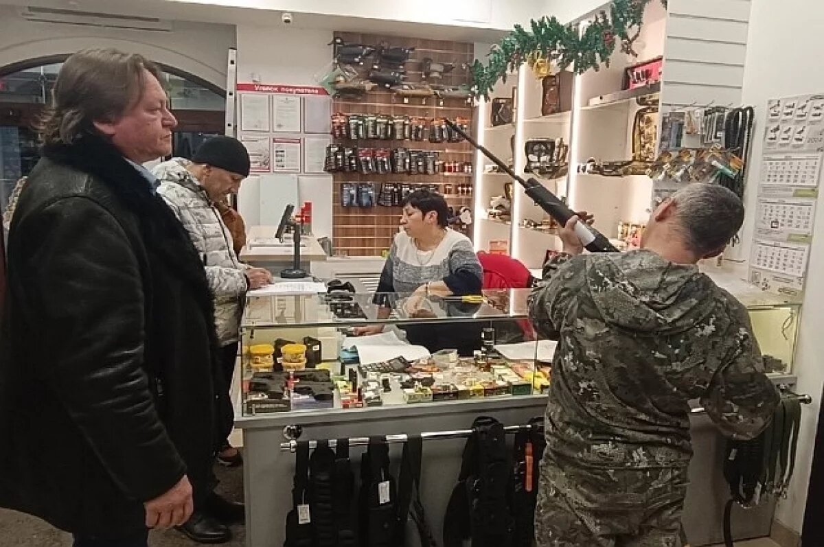    Бойцам СВО из Башкирии передали конфискованное охотничье оружие