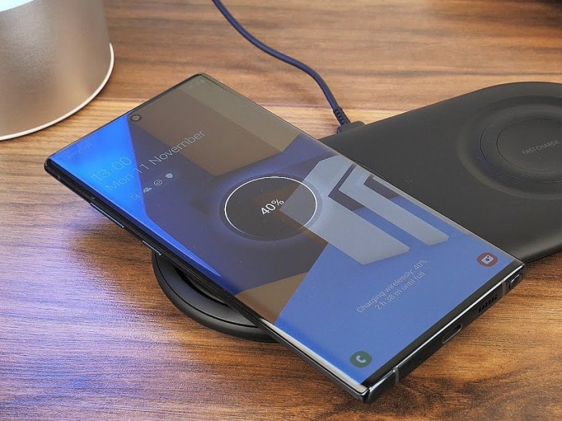    Слух: владельцам Galaxy S25 придётся доплатить за беспроводную зарядку Qi 2