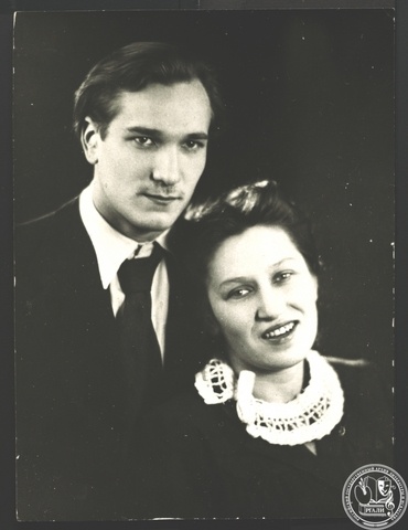 Фотография Евгения и Ирины Архиповых. 1946 г. РГАЛИ. Ф. 3584. Оп. 1.
