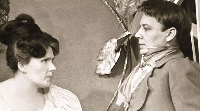 Людмила Иванова и Олег Табаков в спектакле "Обыкновенная история". 1966 год