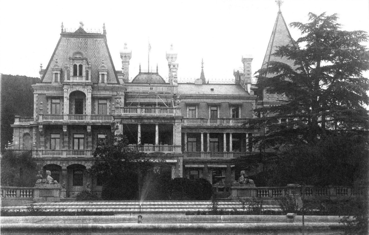 Старое фото Массандровского дворца