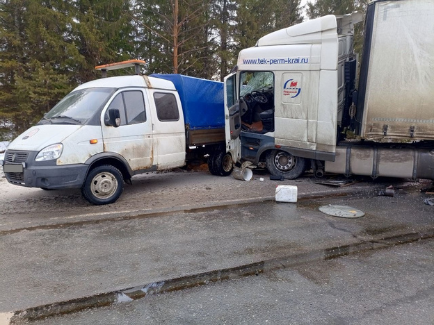    Массовое столкновение грузовиков в Котельничском районе. Один человек погиб