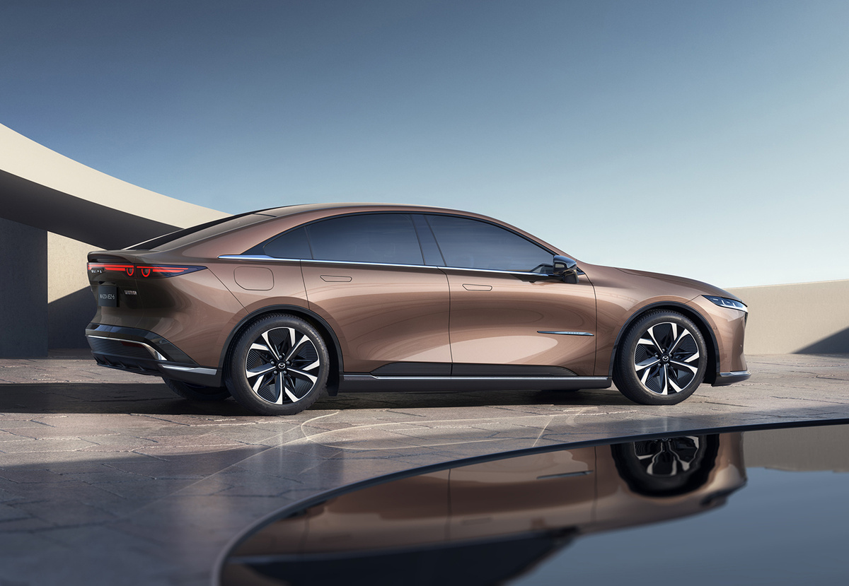 Mazda EZ-6. Фото: Mazda