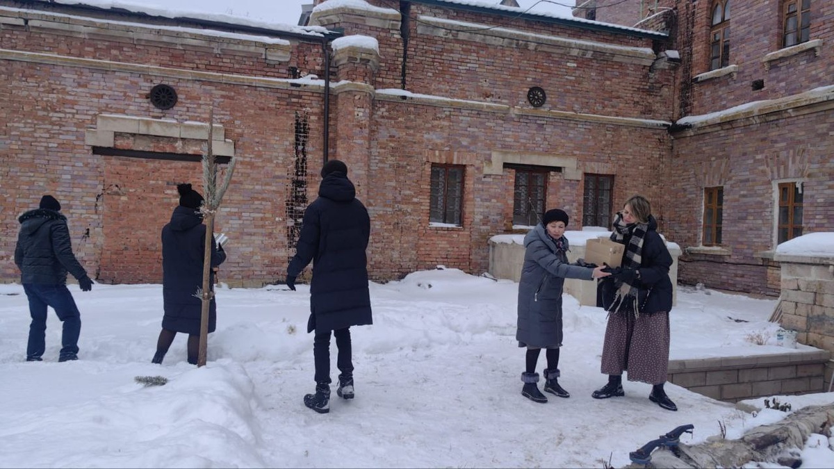     В Оренбурге загорелось здание фондов Музея истории города Оренбуржье
