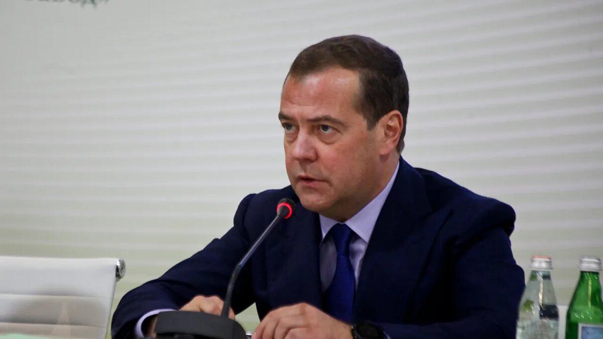    Дмитрий Медведев