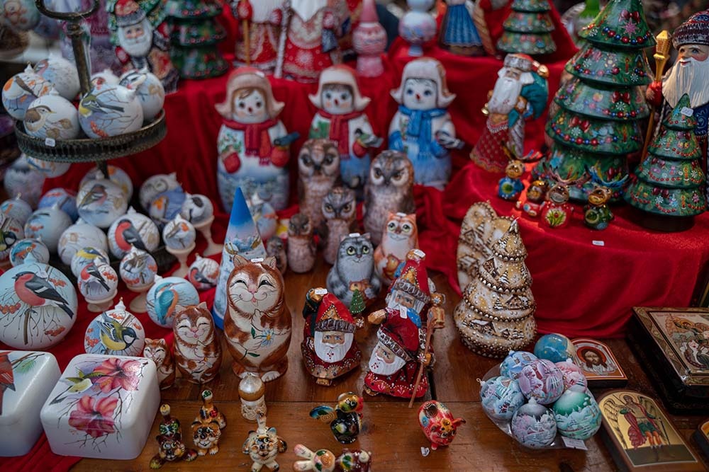 Рождественские русские сувениры на ярмарке