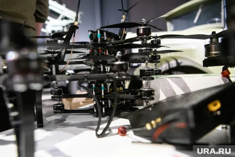 Дроны, оснащенные камерой, доставят в зону СВО, архивное фото
Фото: Илья Московец © URA.RU