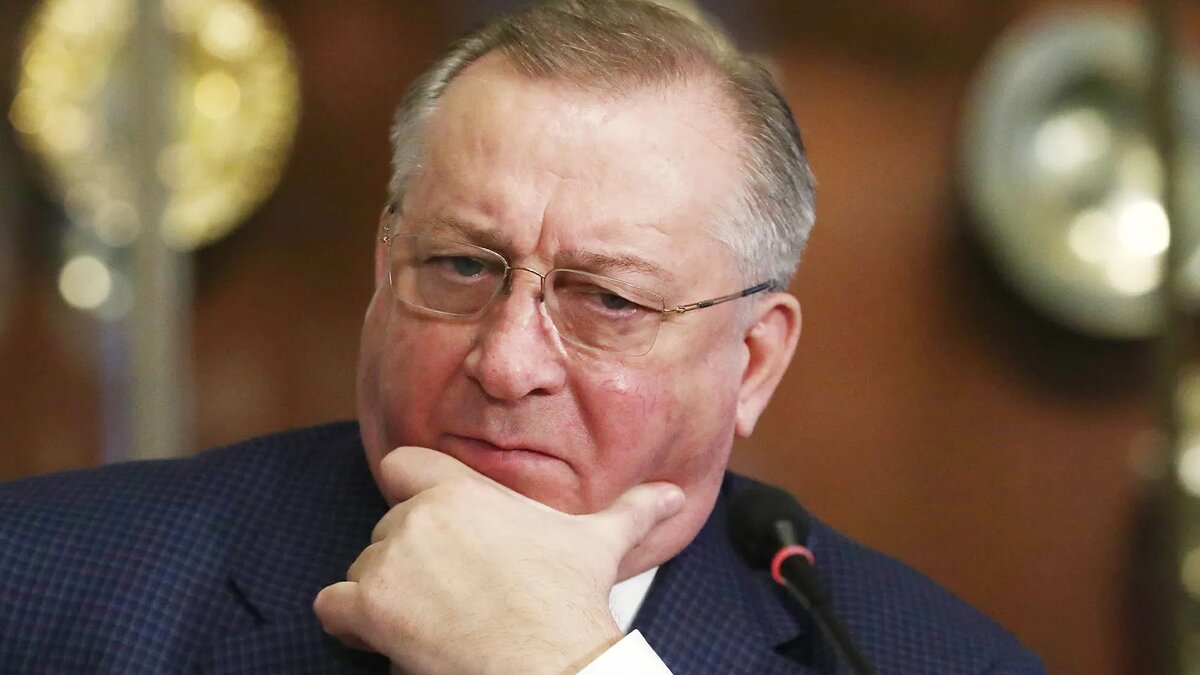 Глава "Транснефти" Николай Петрович Токарев о чём-то задумался