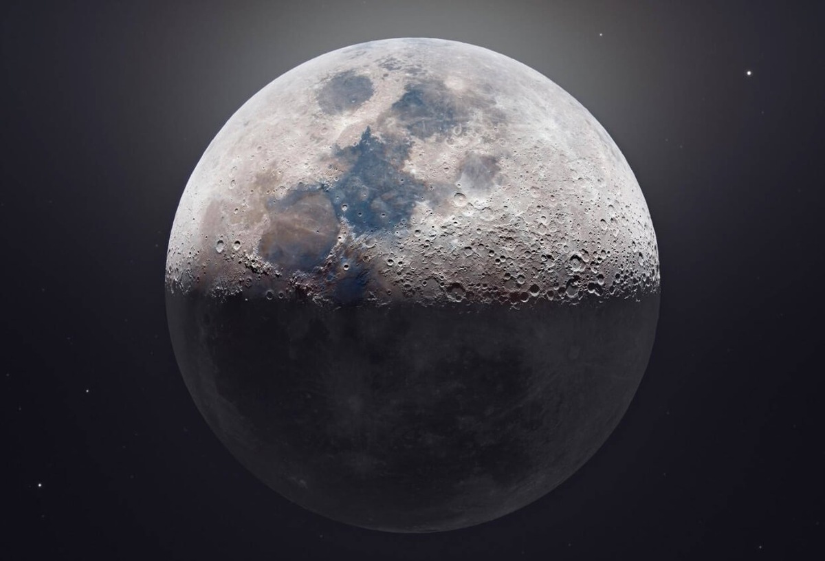    У Луны достаточная гравитация, чтобы делать ее круглой. Источник изображения: Live Science