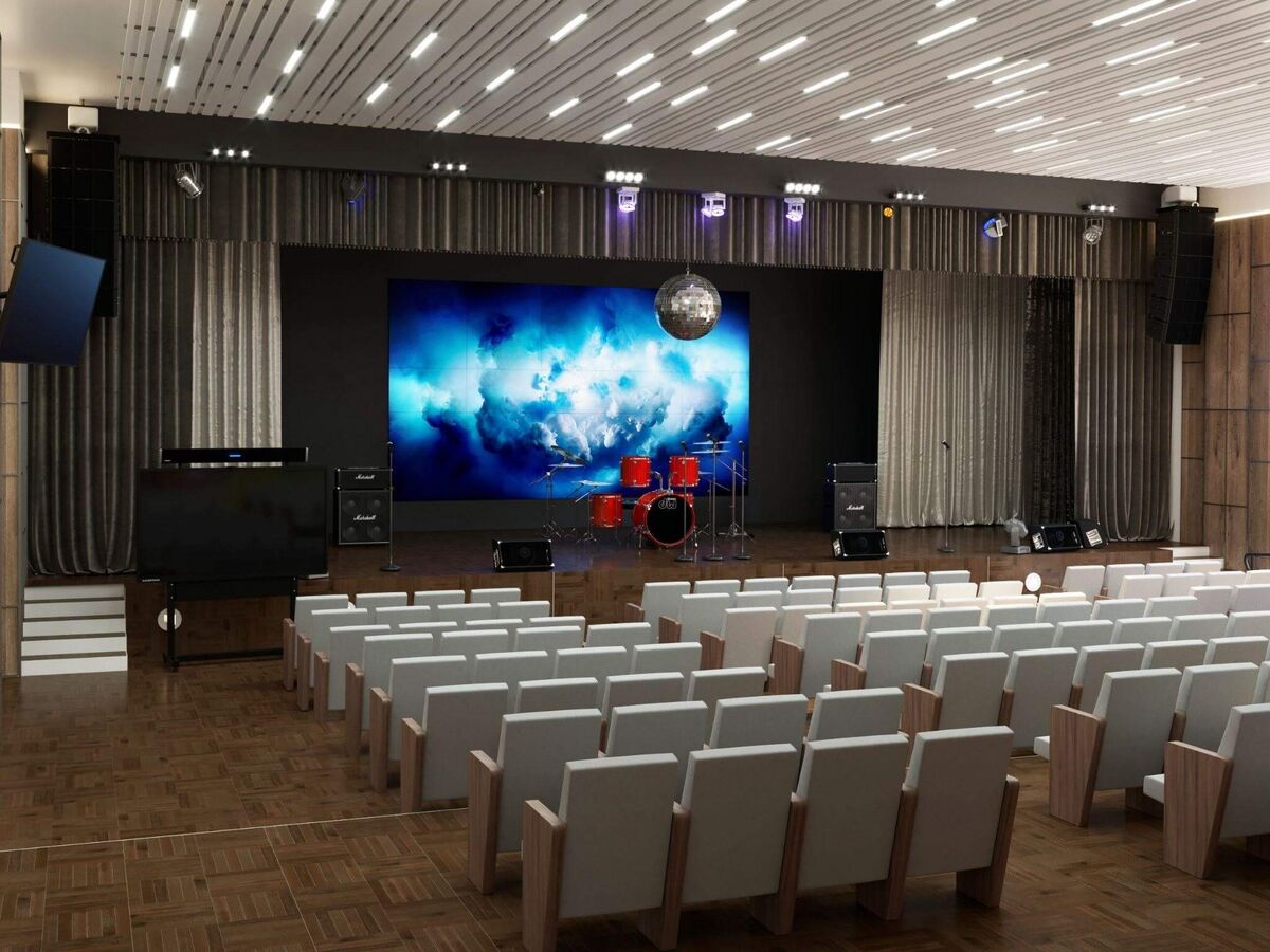 Сегодня школьный актовый зал - многофункциональная площадка, где технологии будущего встречаются с творческим потенциалом учащихся.