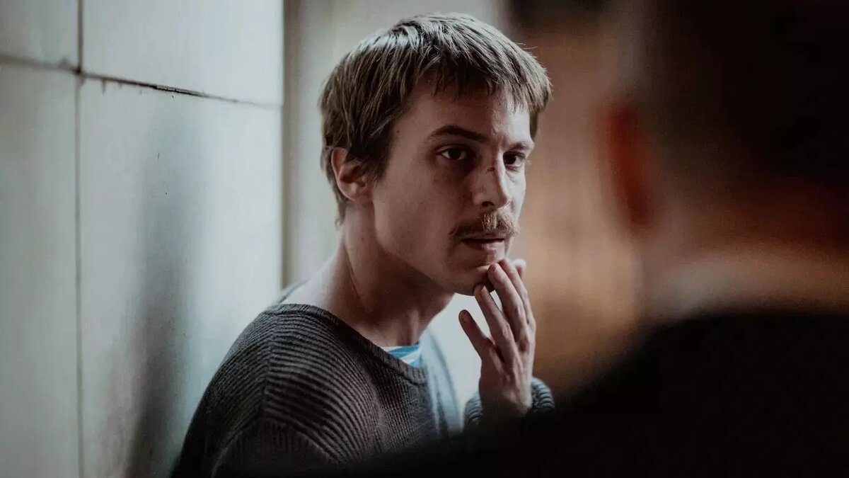  Автор: Режиссер Жора Крыжовников Источник: Кадр из «Слово пацана. Кровь на асфальте» (18+)