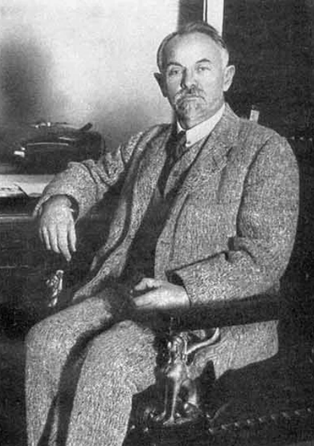 Л.Б.Красин (1870-1926). Источник - https://ru.wikipedia.org/wiki/Файл:Krasin2.jpg