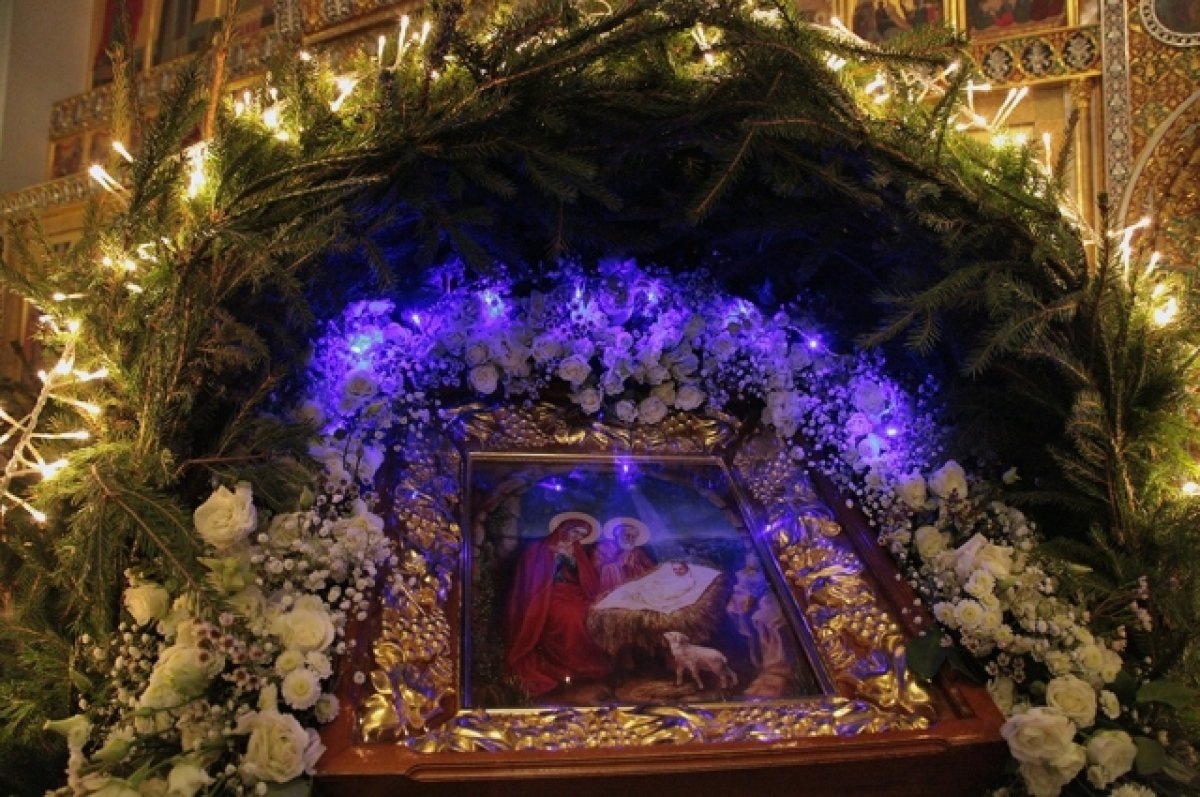 Рождественский вертеп в храме