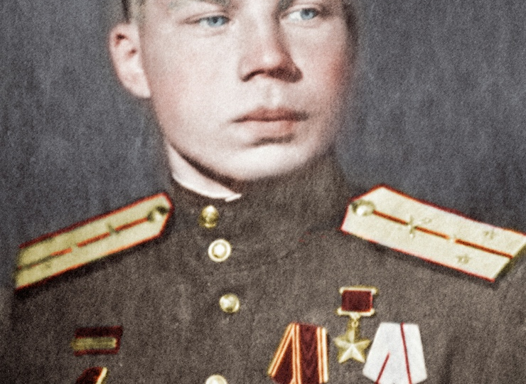 Родился в Кремле, стал Героем Советского Союза и одним из последних министров СССР. Удивительная судьба Бориса Кравцова