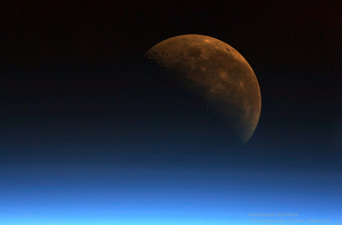 Луна - не серый булыжник как у НАСА