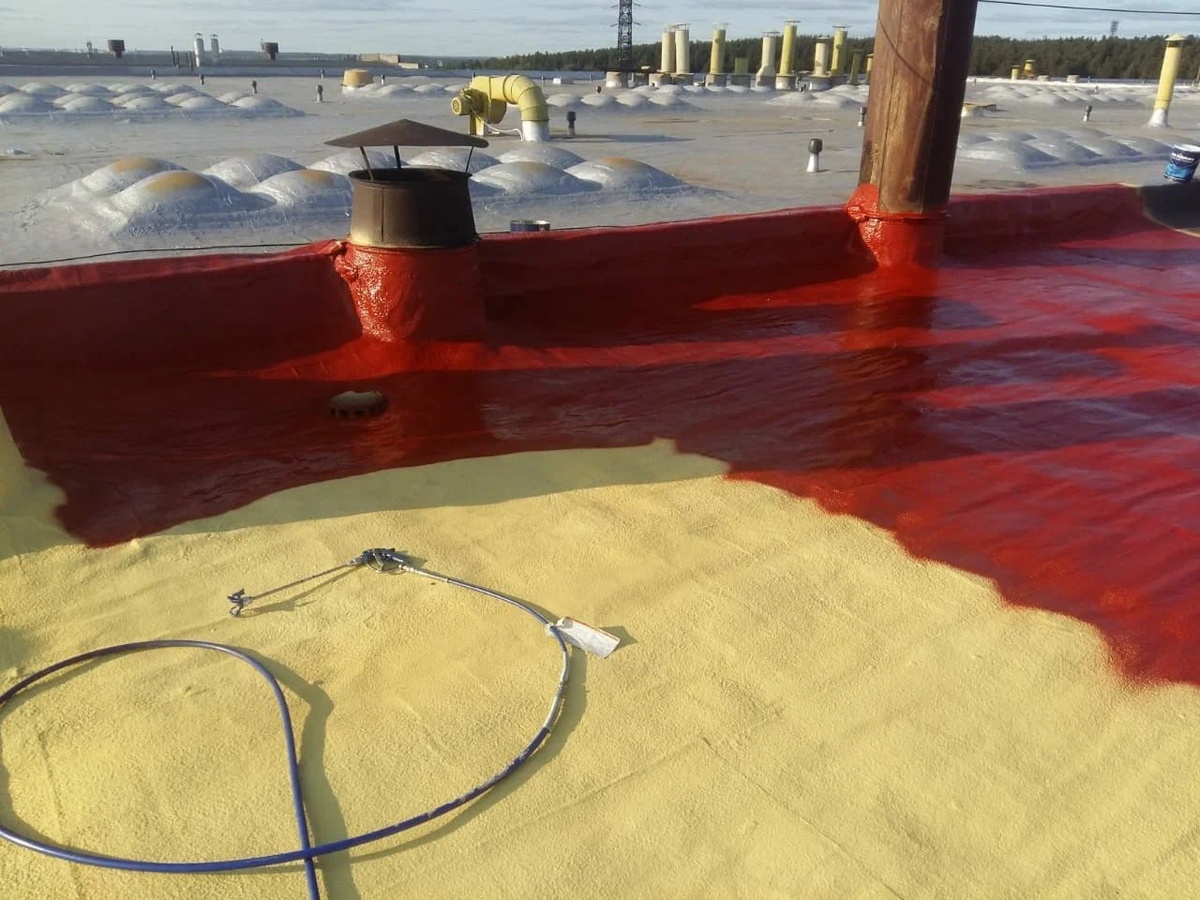 Нанесение слоев гидроизоляционной системы HYDROLASTA на поверхность