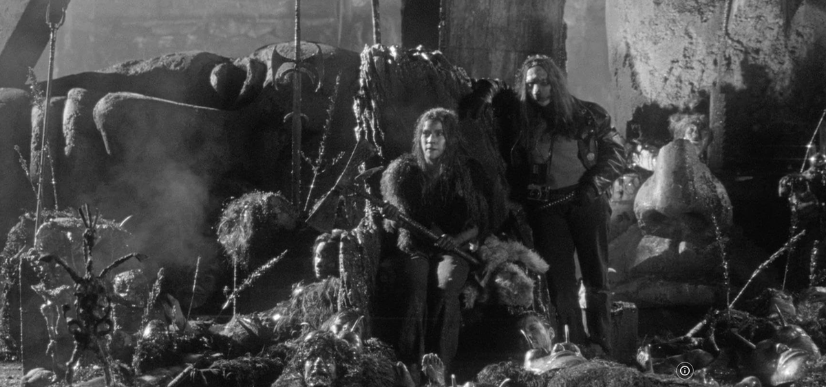 кадр из фильма. Подросток-Конанн и Райнер на поле битвы