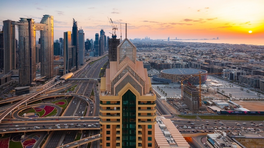 Эмираты живут по своим правилам: цены продолжают расти, спрос впечатляет, экспаты прибывают толпами