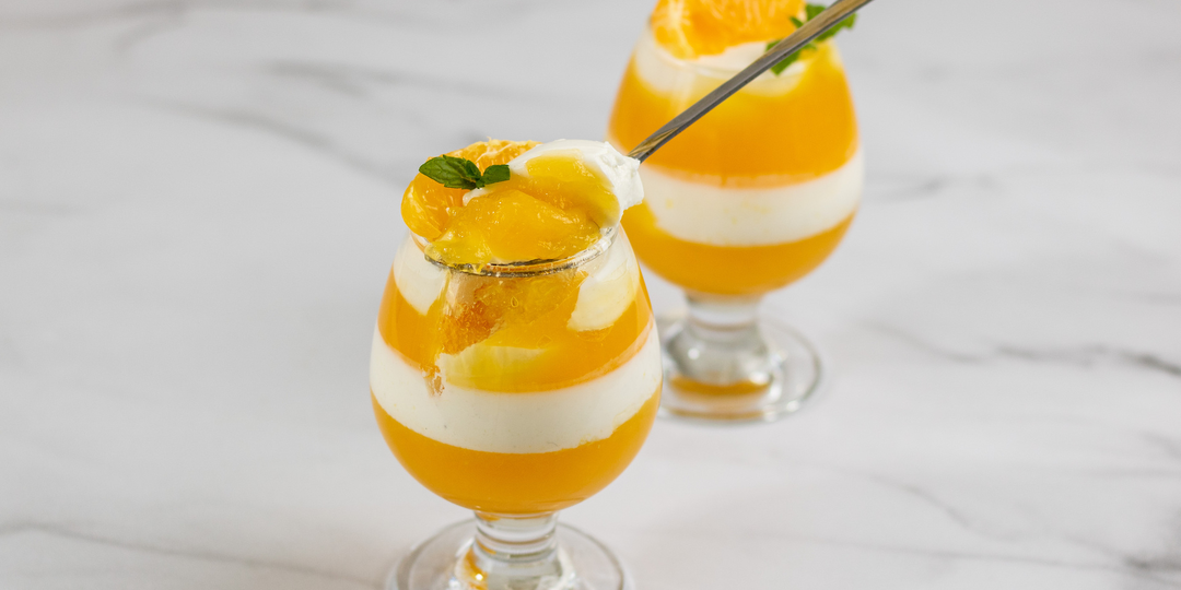 Десерт из мандаринов с желе в стакане