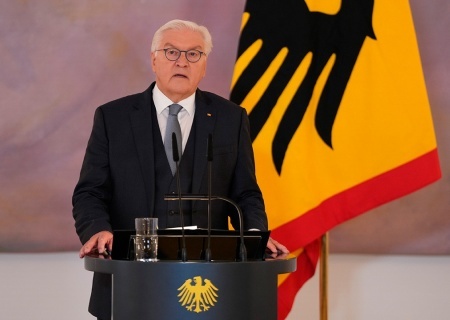    Франк-Вальтер Штайнмайер распустил немецкий парламент и назначил новые выборы