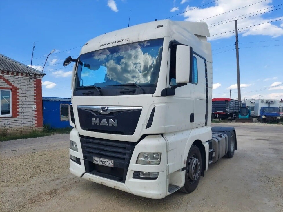У MAN TGX 18.420 4X2 BLS (XLX) усиленное шасси, клиренс 280 мм и мощные амортизаторы — всё это повышает устойчивость машины на сложных дорогах