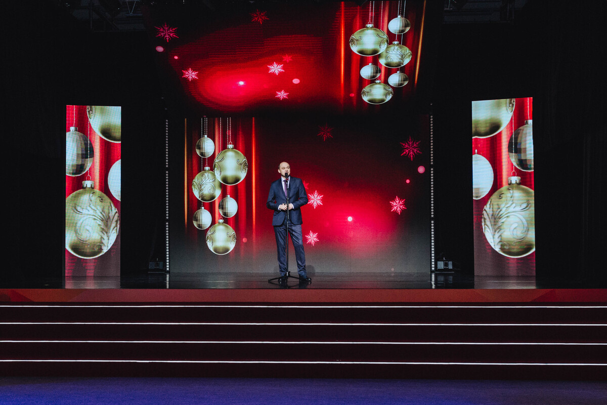    Новогодний праздник собрал сотни юных дарований Сургута