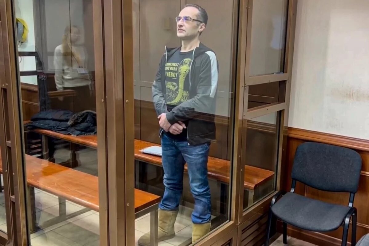    Джин Спектор в суде.