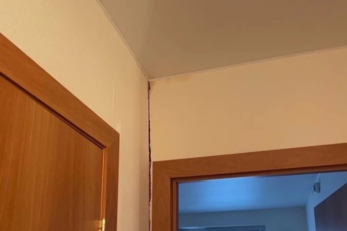    Такие пятна появились в квартире соседа снизу.