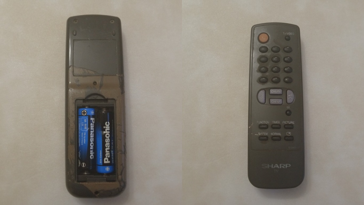 Сжимал батарейки пассатижами 