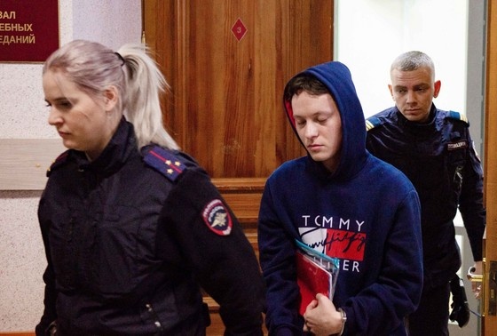    Суд по делу певца Шарлота