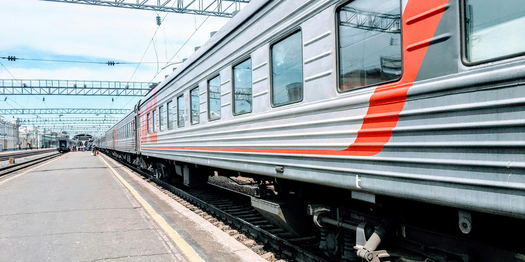 Пить или не пить: какие штрафы грозят за употребление алкоголя в поезде?