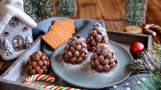    "Еловые шишки": оригинальный новогодний десерт без выпечки Татьяна Сидорова