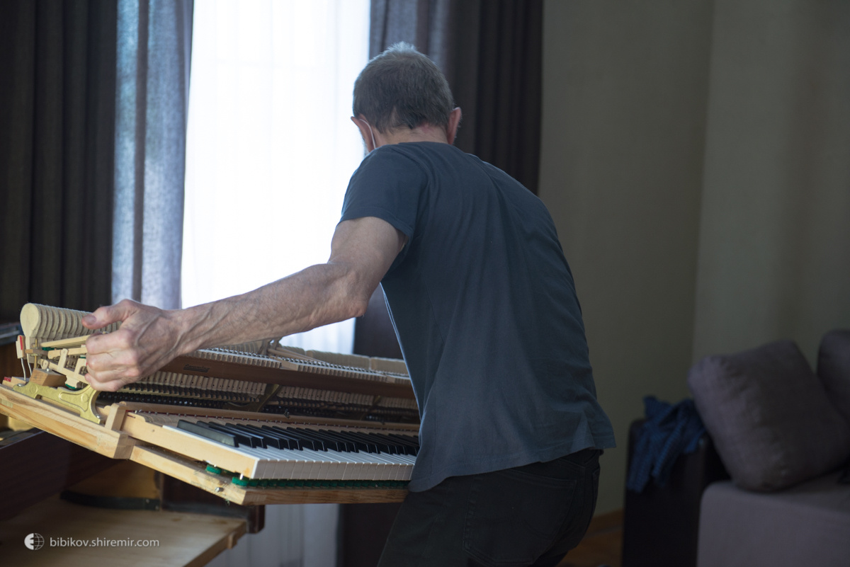 Сборка рояля после глубокой настройки. Автор: Евгений Бибиков (bibikov.shiremir.com)
