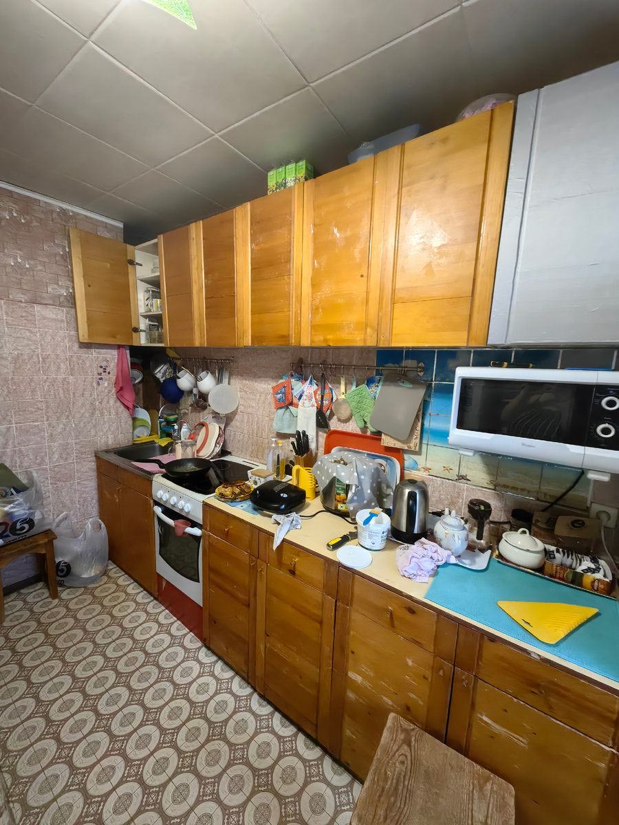 Пыталась обклеить снова плёнкой, но не понравилось и пленка отклеивалась.