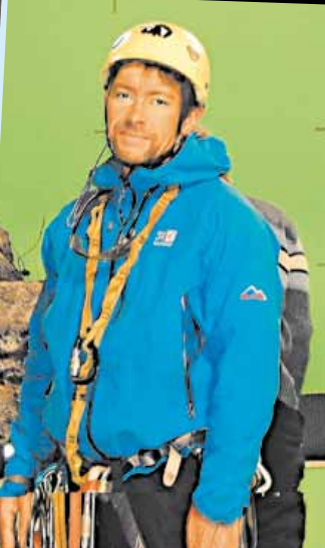 Влад Шкляев в снаряжении альпиниста