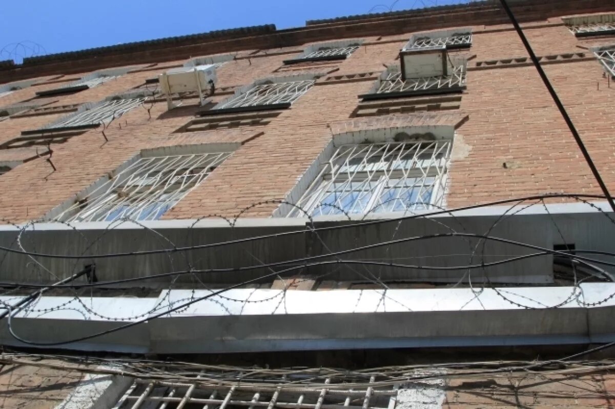    Все преступники, упомянутые в этом тексте, пока находятся в СИЗО