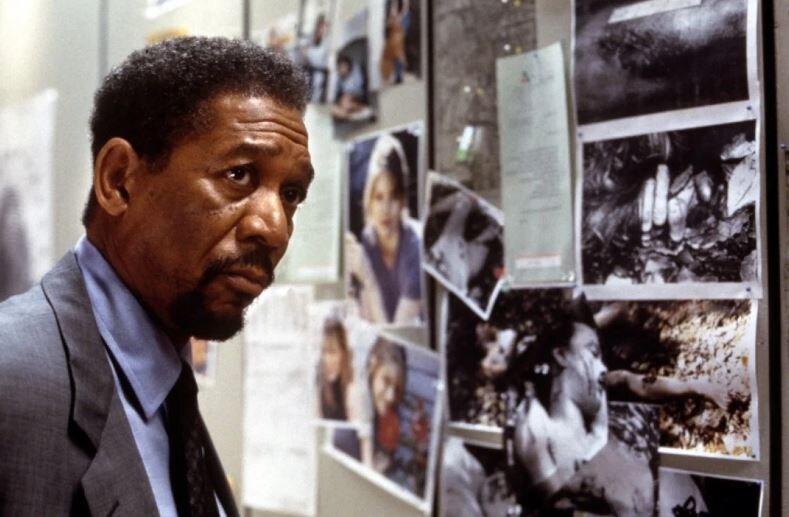 Фрагмент из фильма "Целуя девушек"