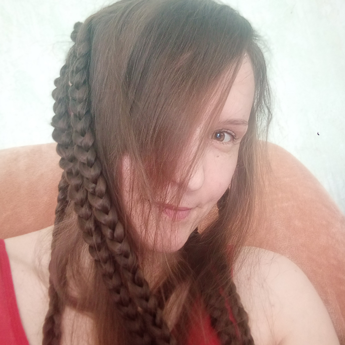 А это уже я . С "заготовкой" причëски.  Будет и красивое фото. 