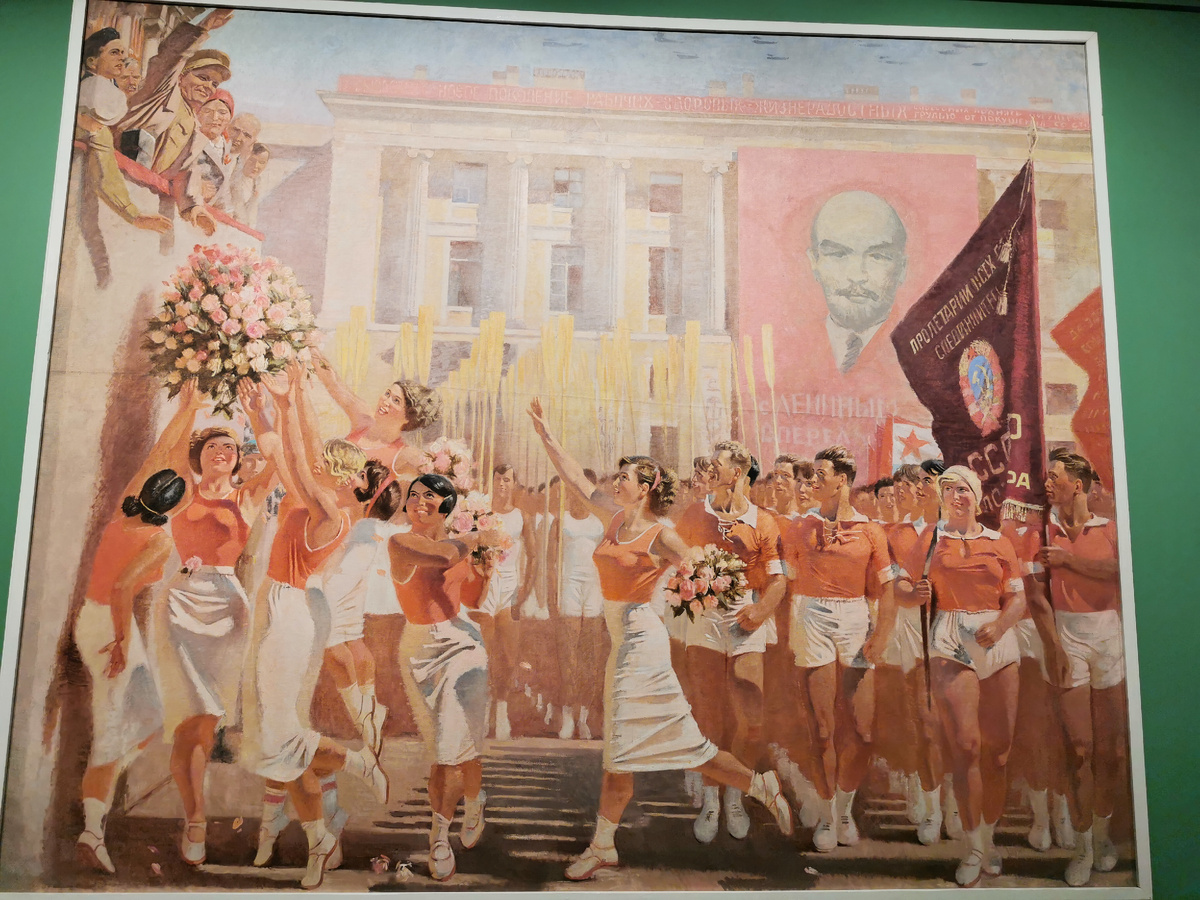 С выставки работ советских художников Дайнека и Самохвалова. Фото Жанны Швыдкой 