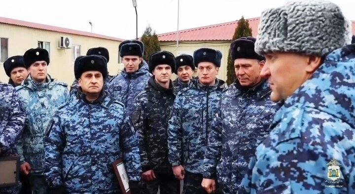    Эдуард Исаков и Сергей Ветохин посетили сводный отряд полиции Югры на Северном Кавказе