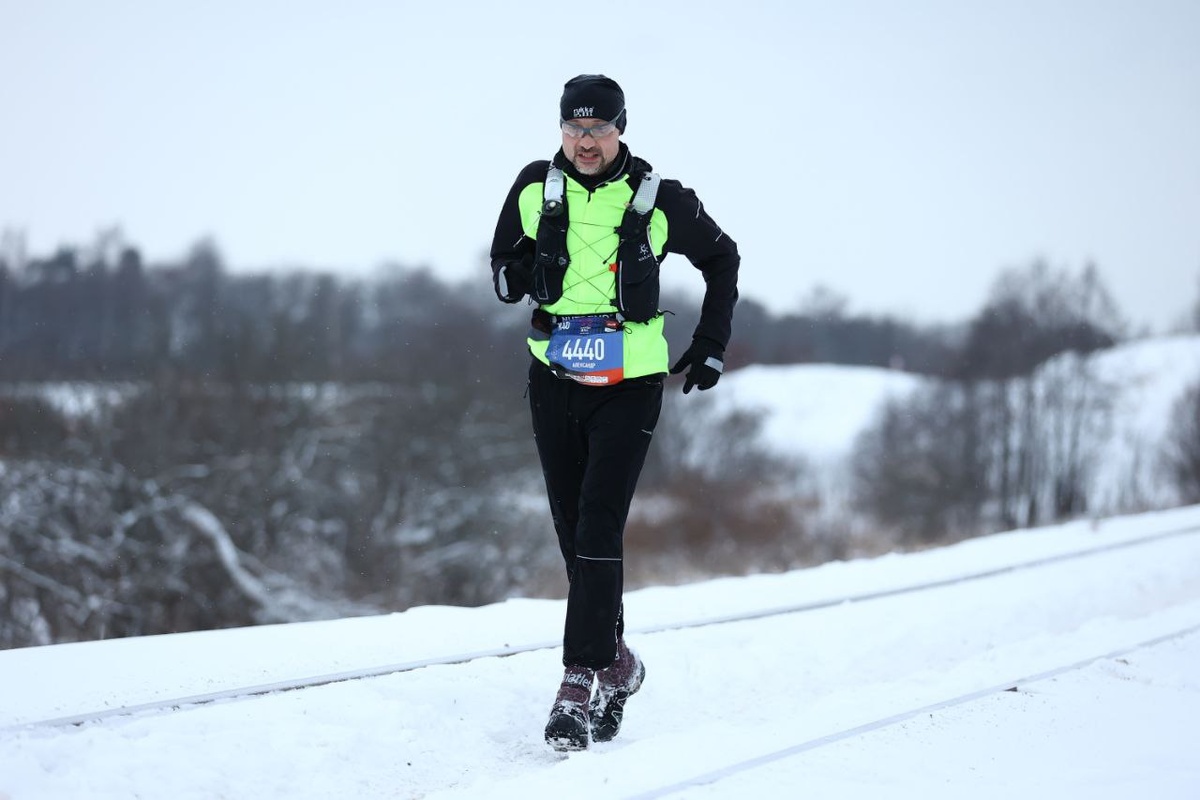 По шпалам…)